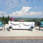 Svatba s výhledem na Krkonoše, Hotel Pod Zvičinou