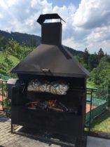 Grilování na terase - Hotel Pod Zvičinou