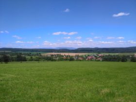 Výhled na Krkonoše z Dolní Brusnice