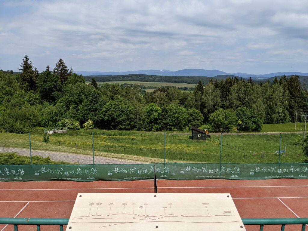 Hotel Pod Zvičinou - výhled na Krkonoše